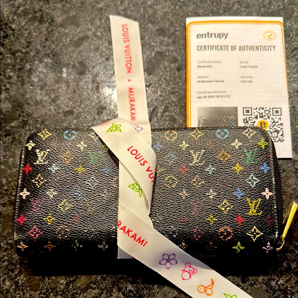 ❤️🖤🩷🩵LV Murakami BLACK ZIPPY! Free COA and Murakami ribbon ❤️🖤🩷🩵 Price drop 6/14